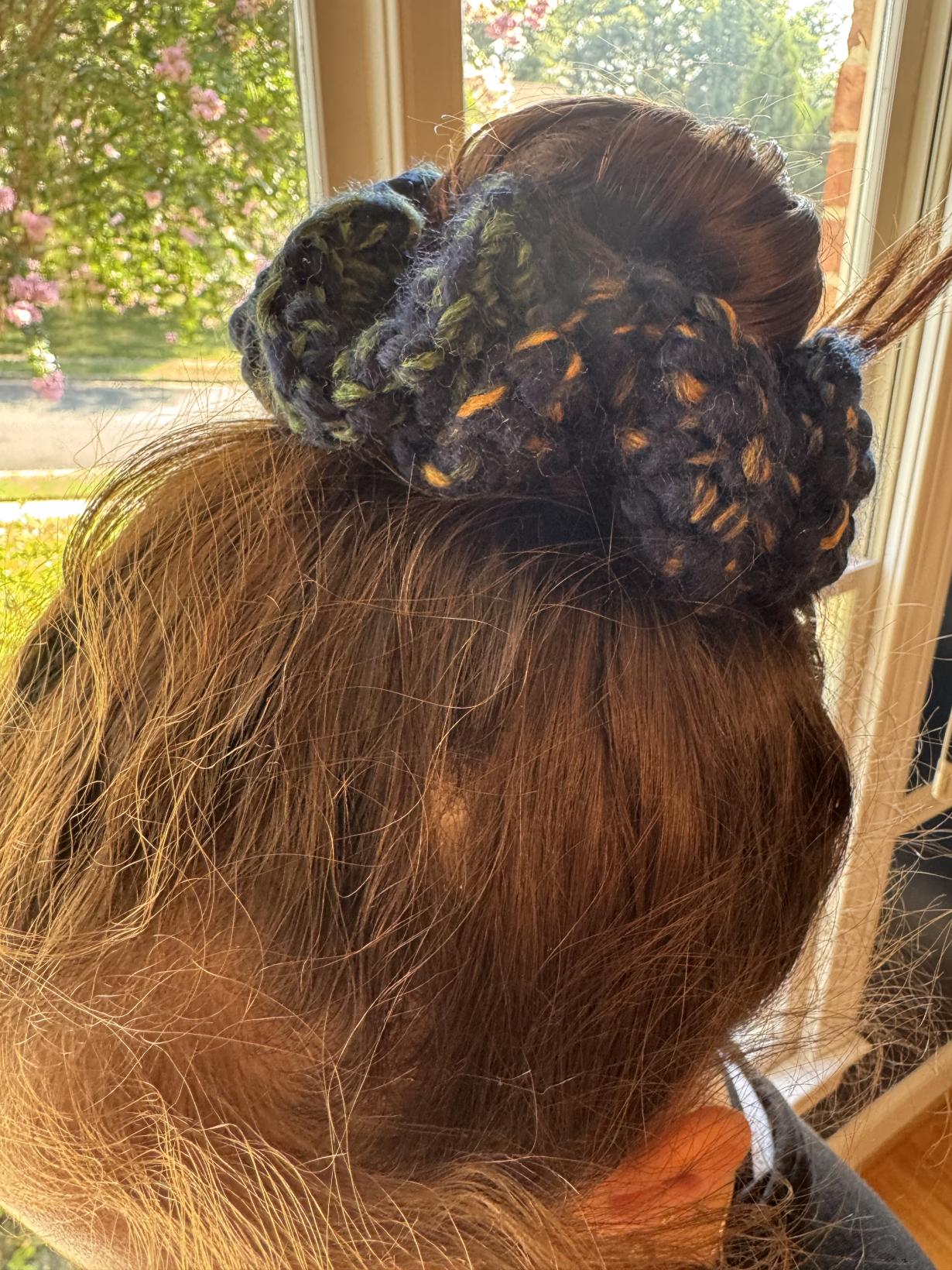 Chunky yarn crochet scrunchie
